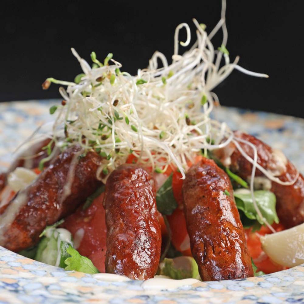 נקנקיות מרגז במסעדה על החוף אשדוד